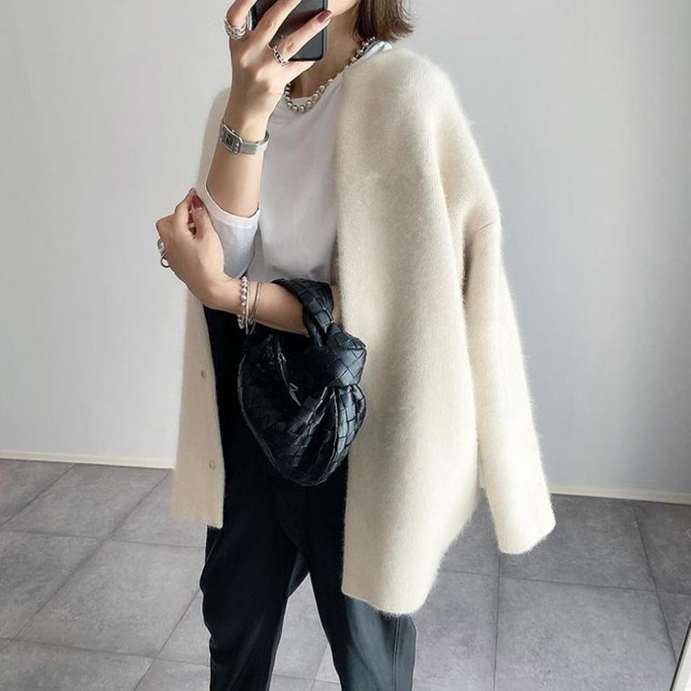 Verena | Warme Strickjacke Damen mit Rundhalsausschnitt und Knöpfen | Lang