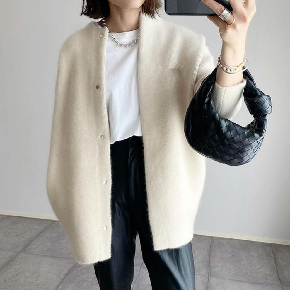 Verena | Warme Strickjacke Damen mit Rundhalsausschnitt und Knöpfen  | Lang